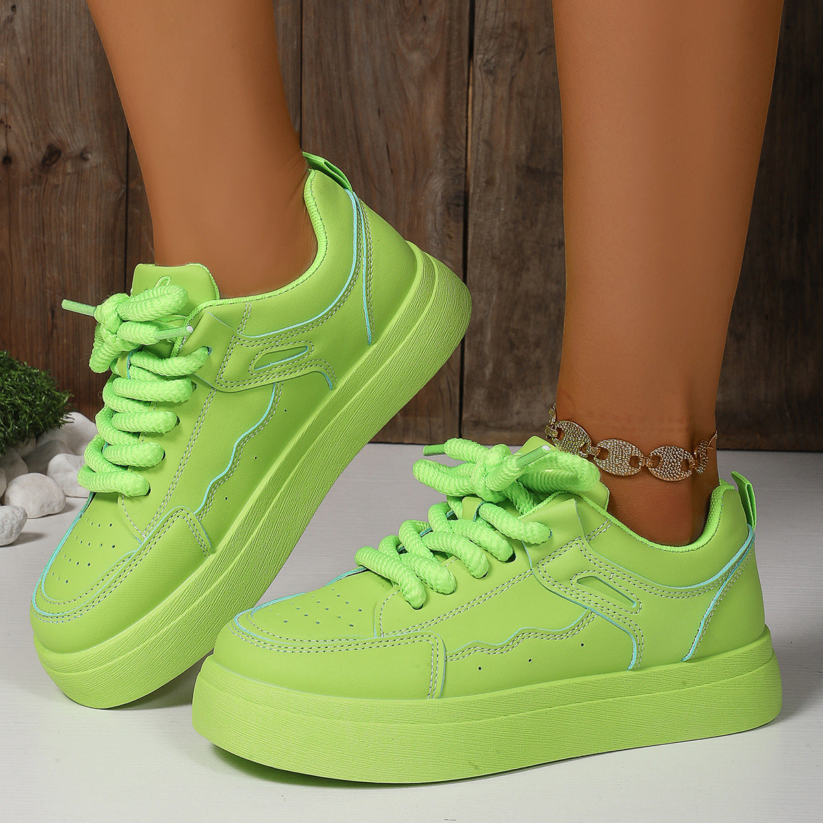 Damen Sneaker mit modischem Plateau und hochwertigen Schnürsenkeln R&B