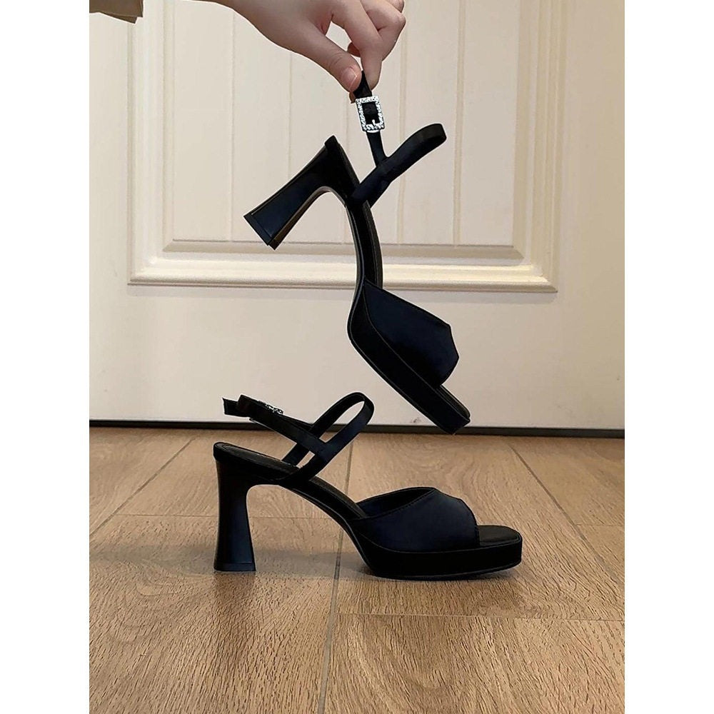 Damen elegante Sandalen mit modischem Absatz R&B