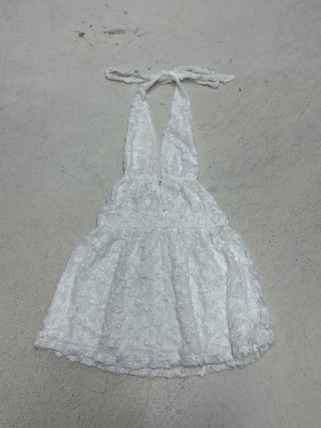 Damen Halterkleid mit floralen Spitzenakzenten R&B