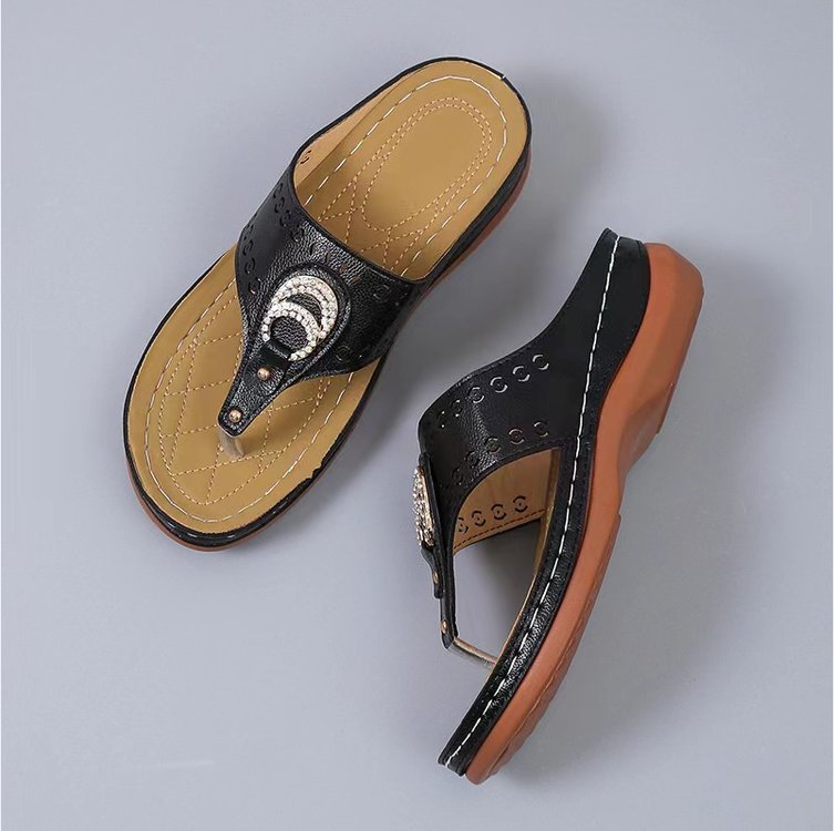 Damen Wedge-Sandaletten mit stilvollem Dekor und gepolstertem Fußbett R&B