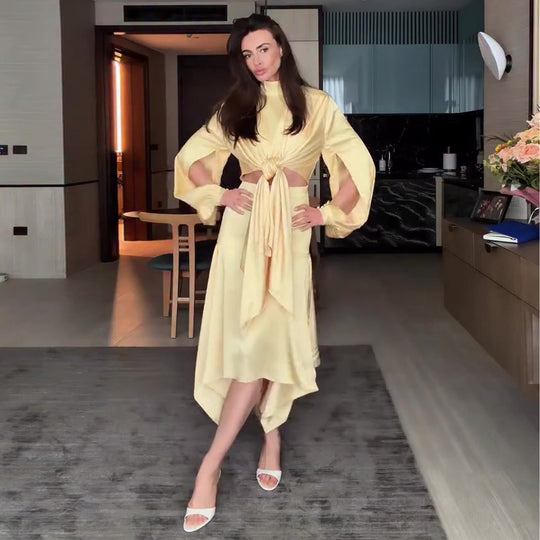 Damen elegantes Wickelkleid mit modischen Cut-Out-Details und voluminösen Ärmeln R&B