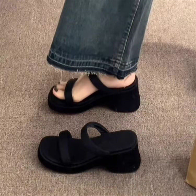 Damen Plüschsandalen mit innovativem Plateau R&B
