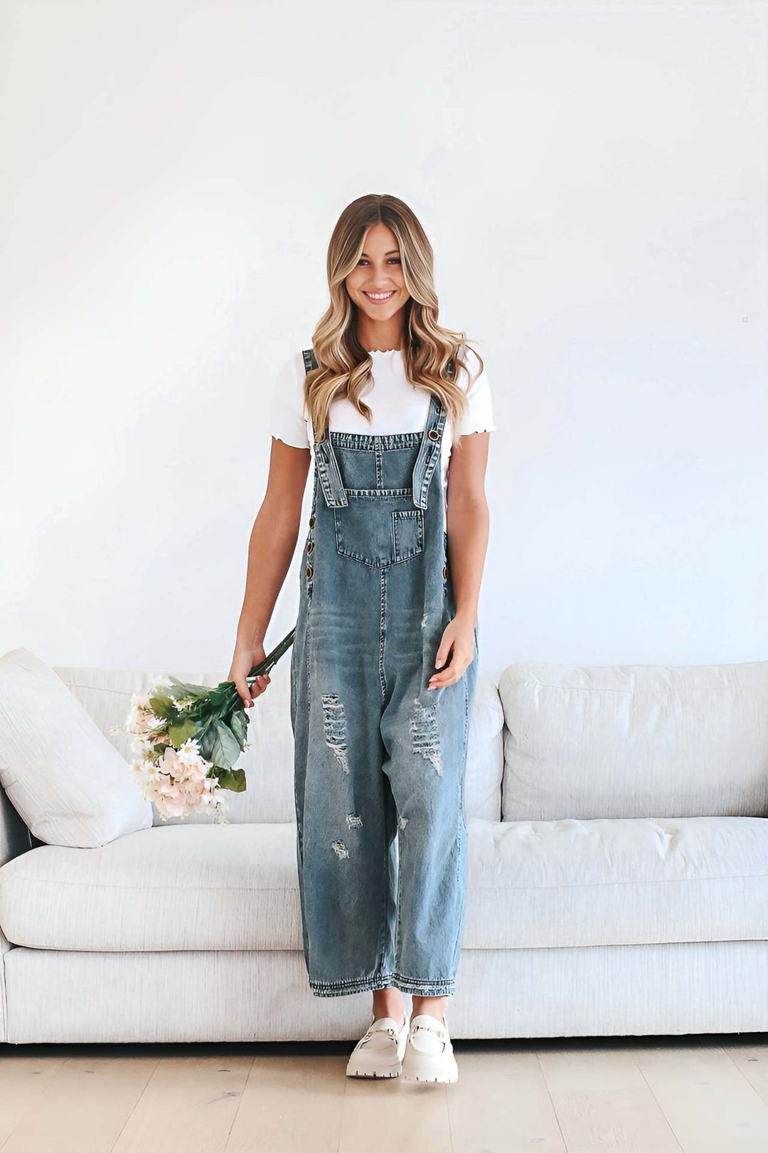 Damen Latzhose mit modischen Destroyed-Details und weitem Schnitt R&B