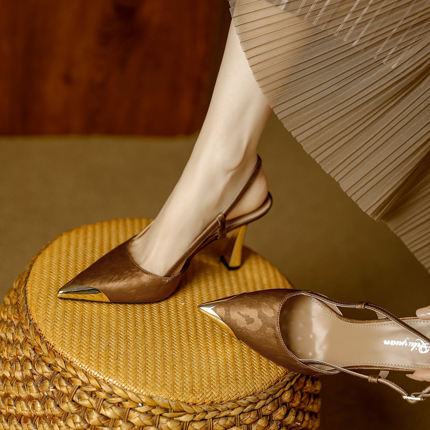 Damen Slingback-Pumps mit edlem Goldakzent