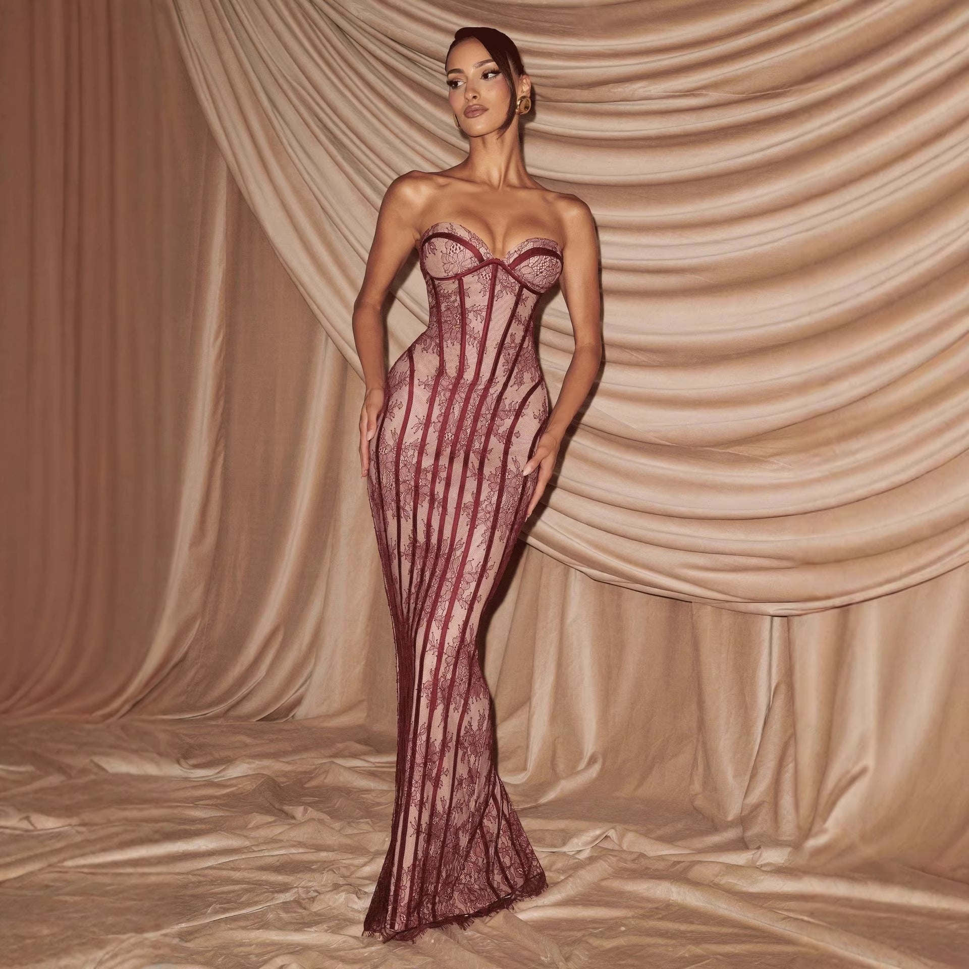 Damen figurbetontes Spitzenkleid mit Bustier-Oberteil und eleganten Details EB