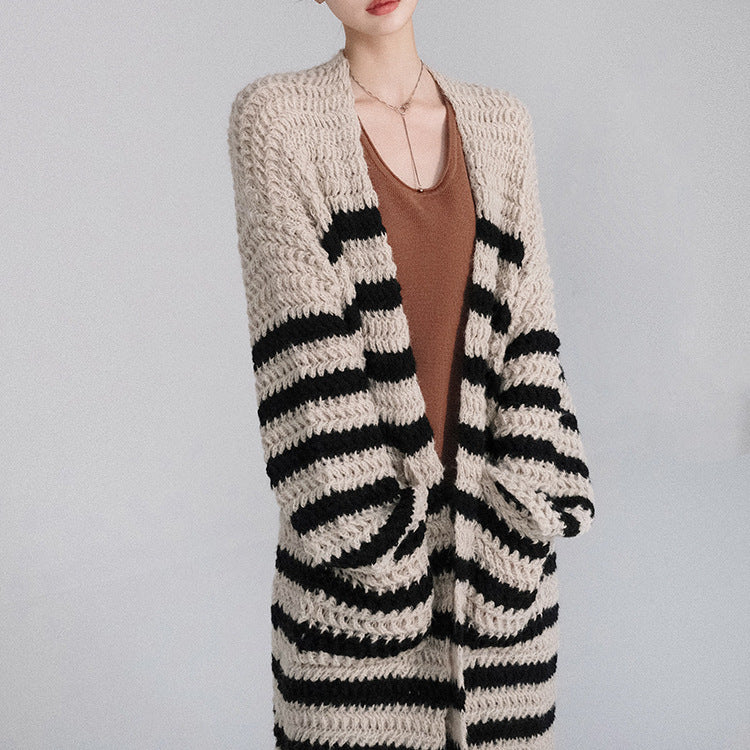 Damen lässige Strickjacke mit breitem Streifenmuster und praktischen Taschen R&B
