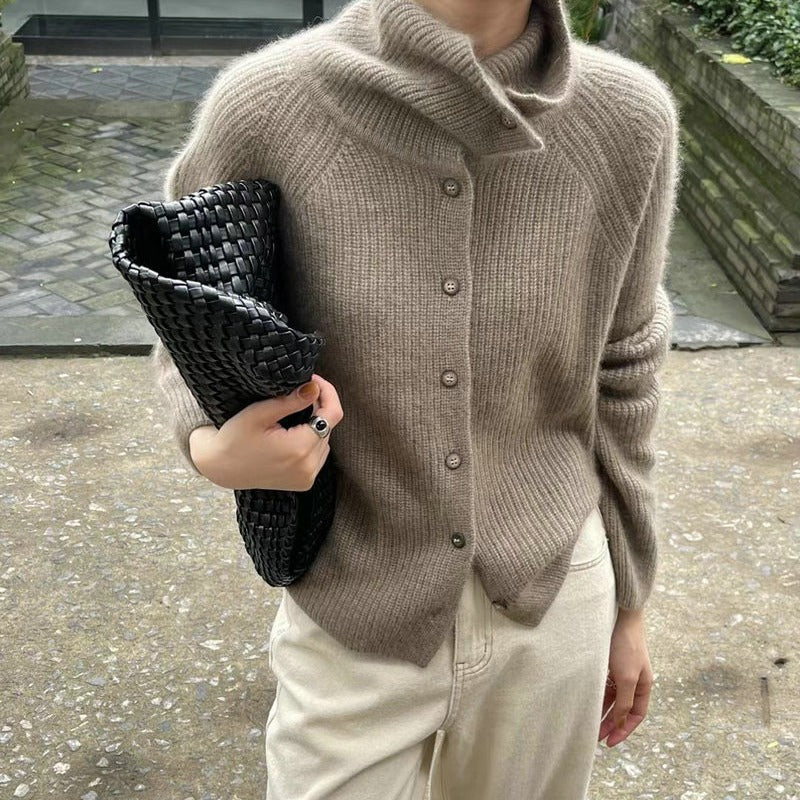 Damen Strickjacke mit hohem Kragen und Knopfverschluss
