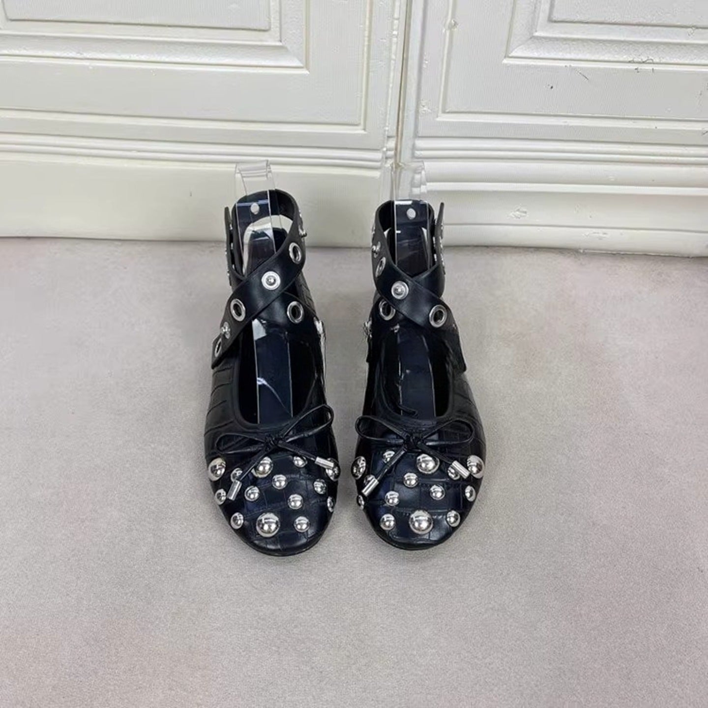 Damen Designer-Ballerinas mit innovativem Riemen- und Applikationsdesign R&B