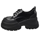 Damen Sportliche Lack Sneakers mit robuster Plateausohle und modischem Design R&B