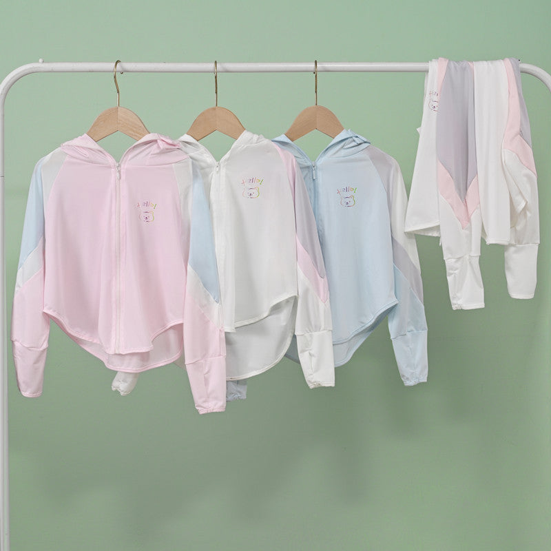 Unisex nan ultraleichte Kinder-Sonnenschutzjacke mit Kapuze, Reißverschluss, Meshfutter und Bärenstickerei  R&B