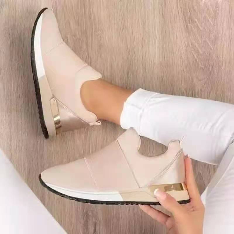 Damen Sportliche Slip-On Sneakers mit modischem Goldakzent R&B