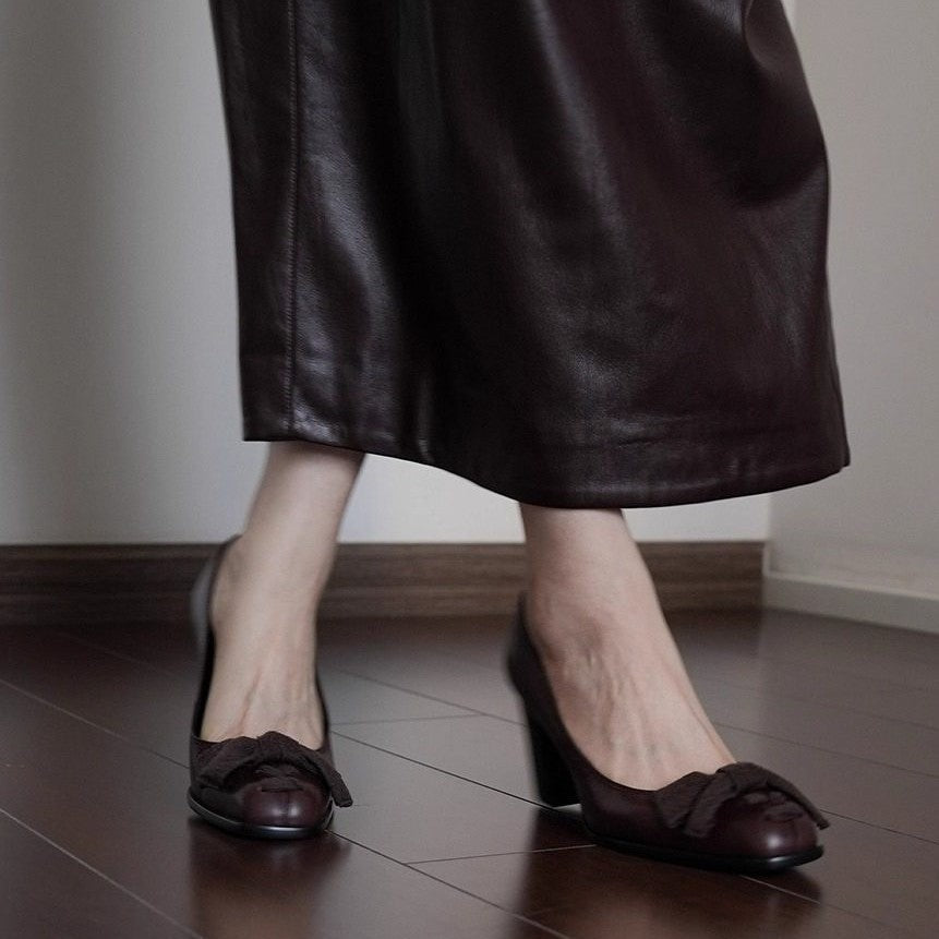 Damen elegante Pumps mit modischer Schleifenapplikation