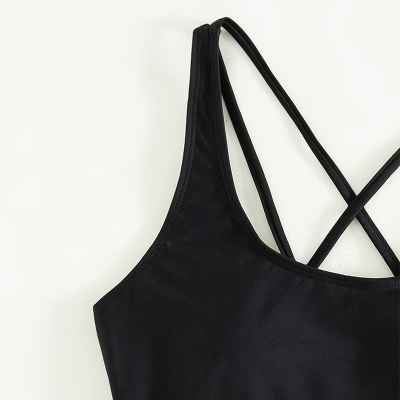 Damen Sport-Badeanzug mit elegantem Rückenschnitt R&B