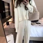 Damen lässiges Freizeit-Ensemble mit Kapuzenoberteil und weitem Bein