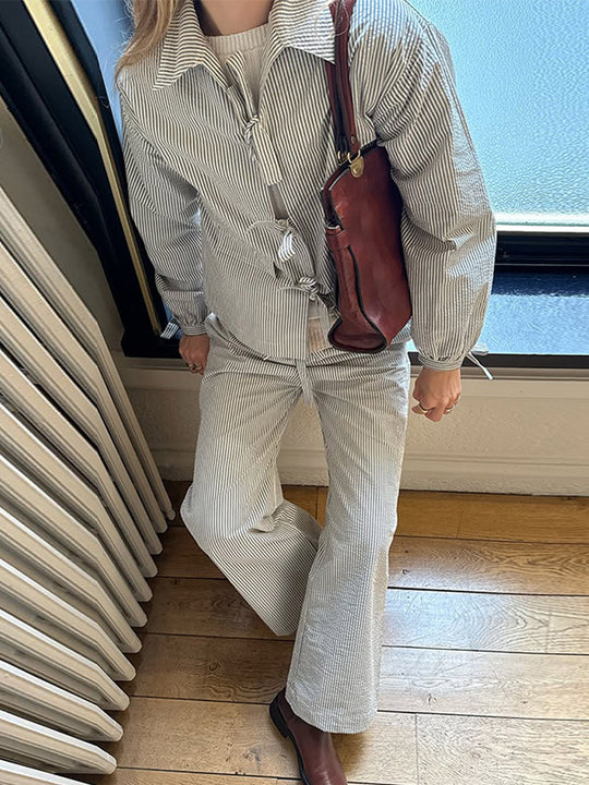 Damen modisches gestreiftes Zweiteiliges Set mit Oversized Jacke und weitem Hosen R&B