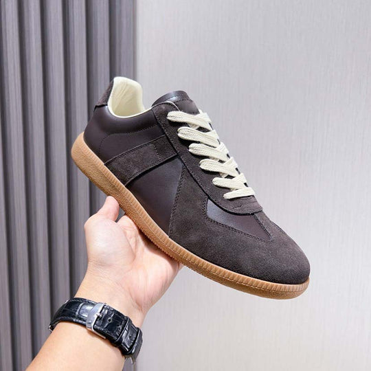 Damen modische Sneakers aus hochwertigem Wildleder mit sportlichem Akzent von R&B