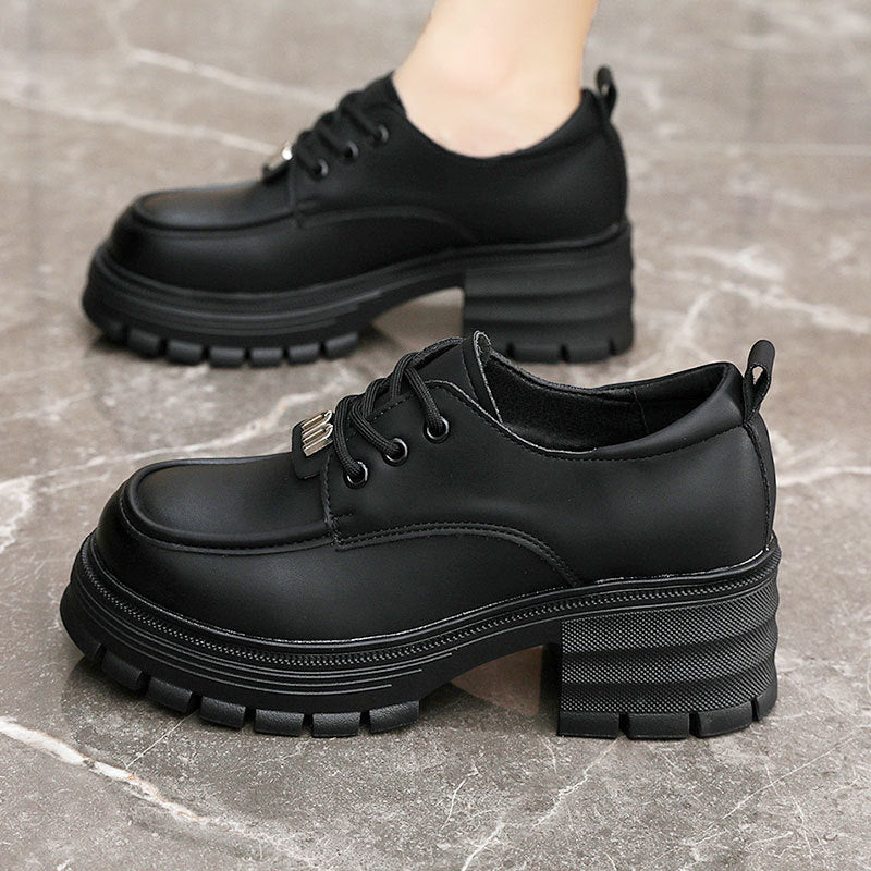 Damen Chunky Schuhe mit dämpfendem Absatz und modischen Akzenten R&B