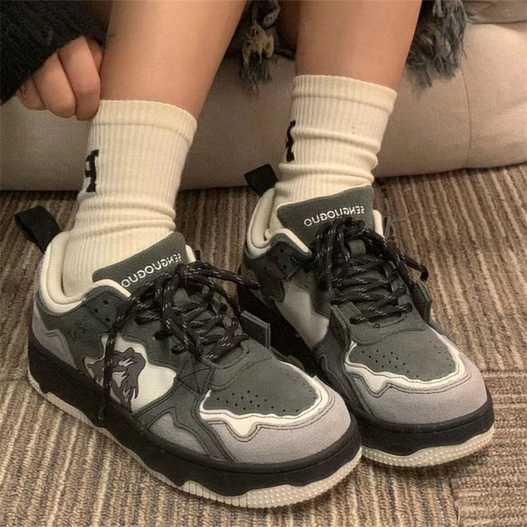Damen Sportliche Sneakers mit zugeschnittenem Obermaterial und dämpfender Sohle R&B