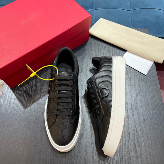 Damen Bequeme Sneakers mit modischer Prägung R&B