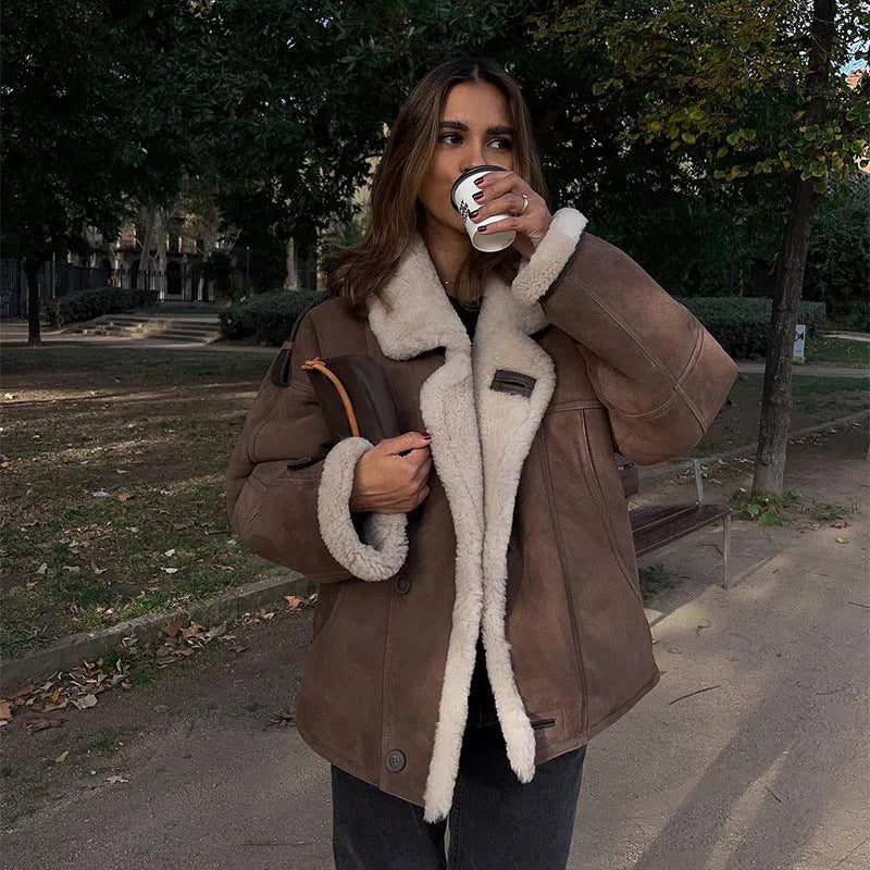 Damen Warme Lammfelljacke mit bequemem Schnitt R&B