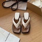 Damen Komfortable Zehentrenner mit modischem Riemendesign und rutschfester Sohle