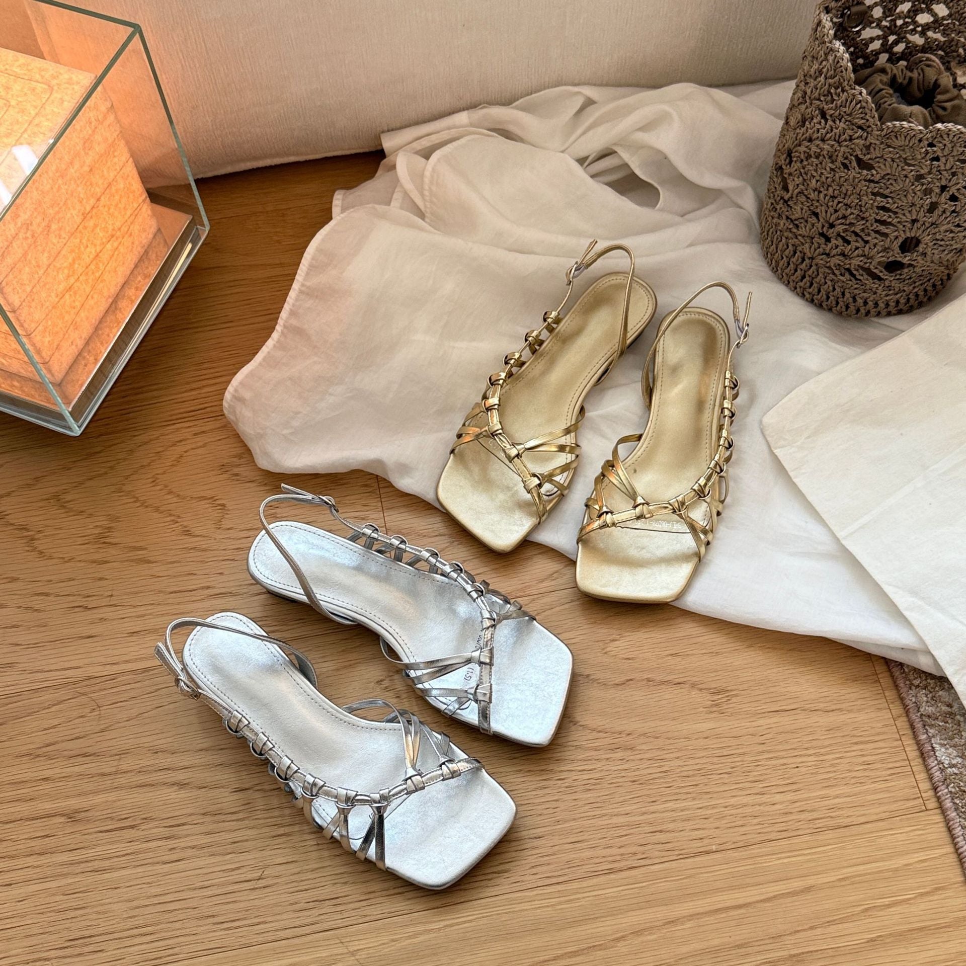 Damen Elegante Slingback-Sandalen mit schimmerndem Obermaterial und modischem Riemendesign R&B