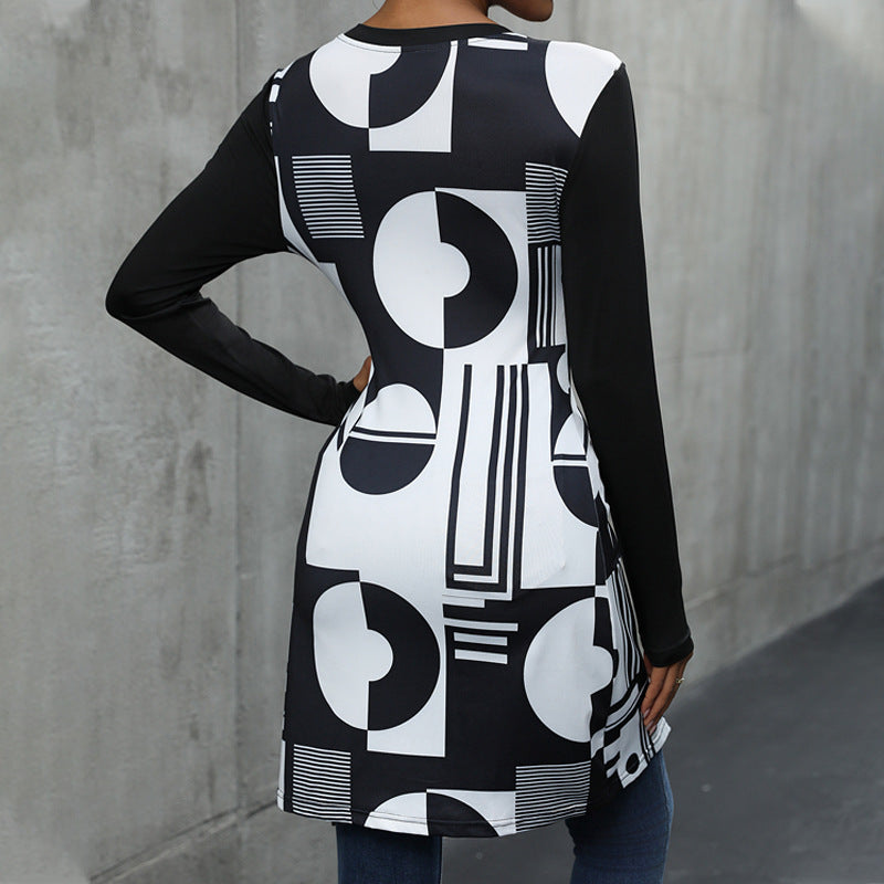 Damen Langarmshirt mit grafischem Muster und asymmetrischem Saum R&B