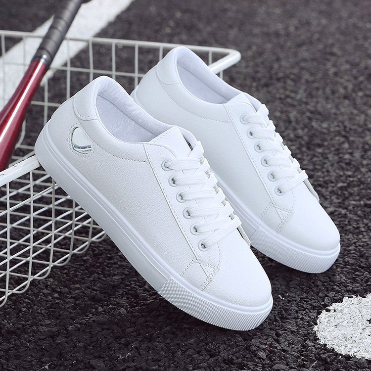 Damen modische Sneaker mit Herzen-Applikation und rutschfester Sohle R&B