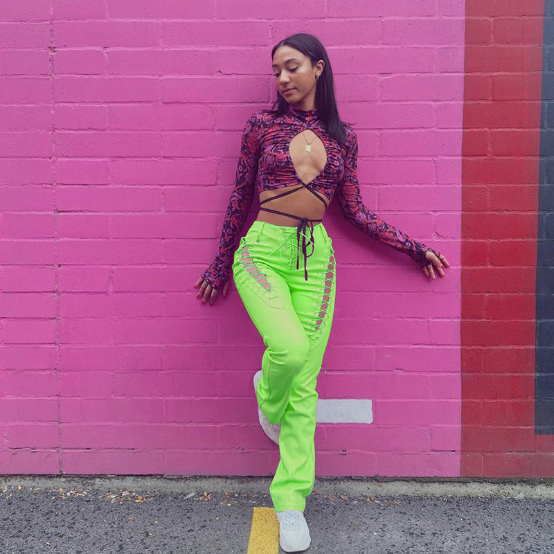 Damen Crop-Top mit innovativem Cut-Out-Design und langen Ärmeln R&B