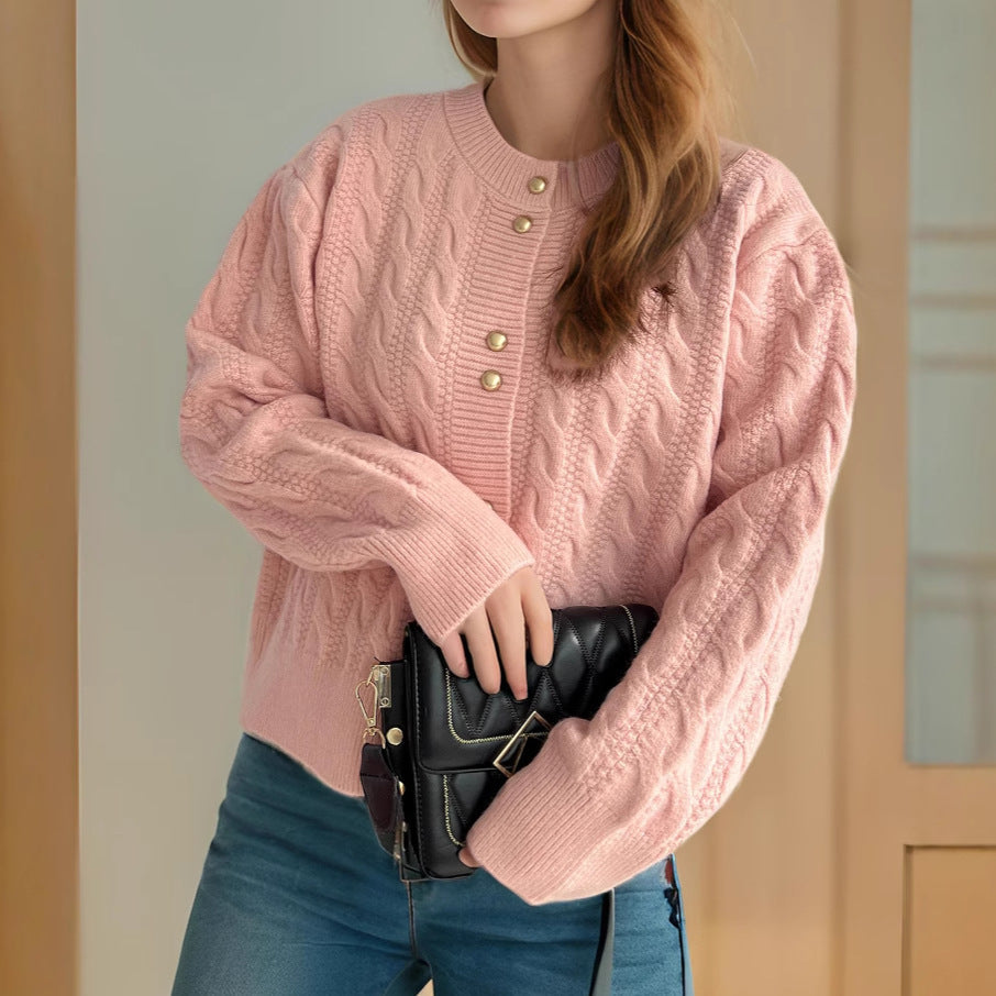 Damen Strickjacke mit eleganter Zopfmusterstruktur und dekorativen Knöpfen R&B