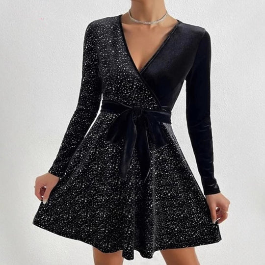 Damen Cocktailkleid mit glitzernden Akzenten und Wickeldesign R&B