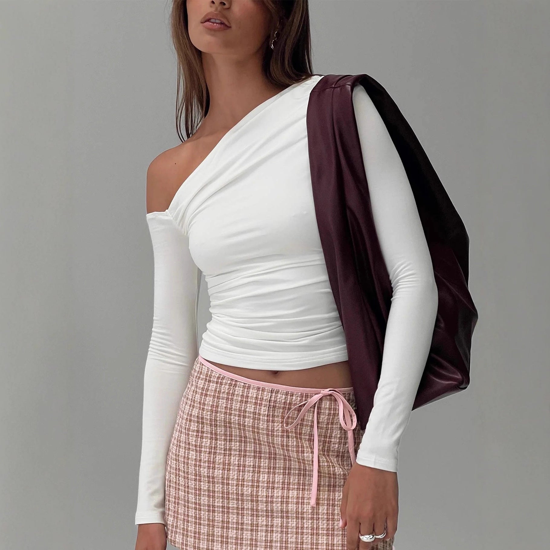 Damen Off-Shoulder Raffungsshirt mit langen Ärmeln und elegantem Design R&B