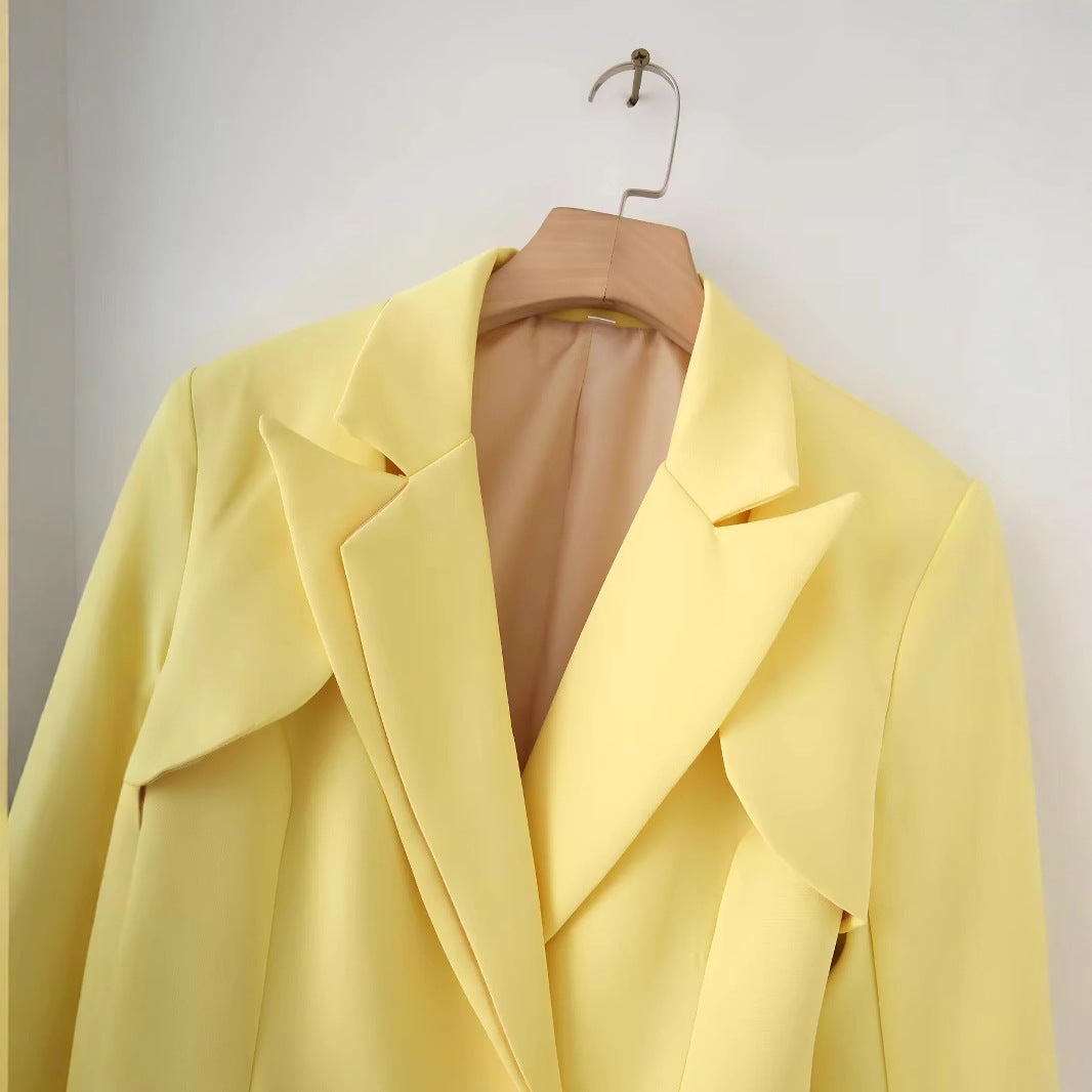 Damen elegante Blazerjacke mit strukturiertem Kragen und glänzenden Details R&B