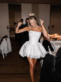 Damen Rüschensminikleid mit schulterfreiem Design und voluminösem Rock R&B