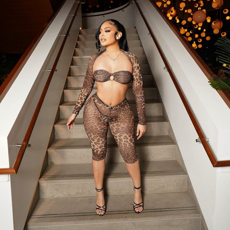 Damen Set mit tierischem Druck und modernen Cut-Out-Details R&B
