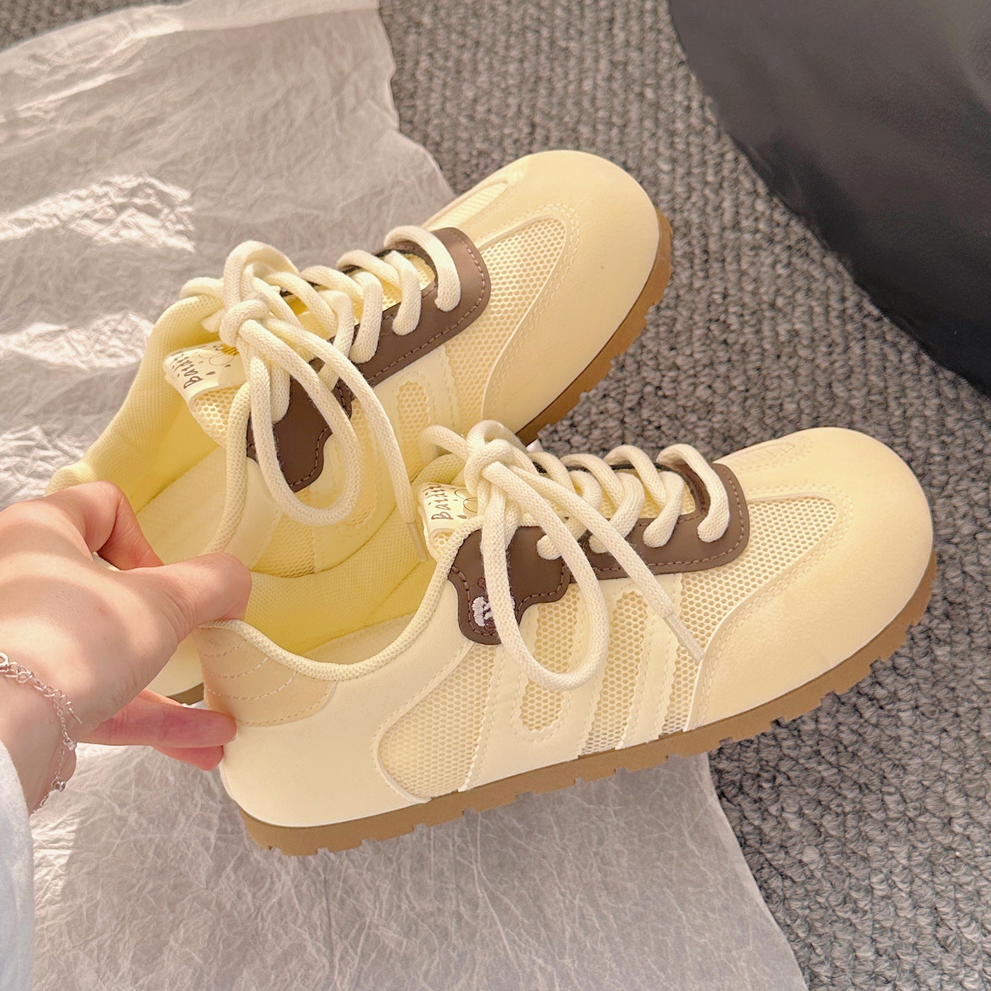 Damen Atmungsaktive Freizeitschuhe mit robustem Profil und modischen Akzenten