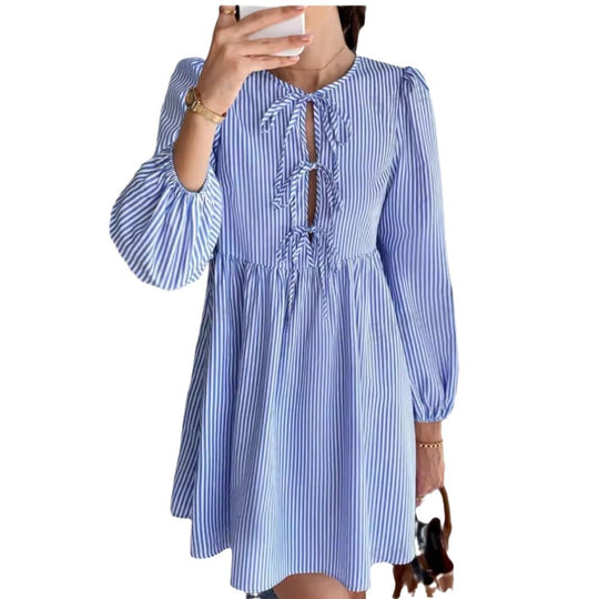 Damen Kleid mit verspieltem Schnitt und Rüschendetails R&B