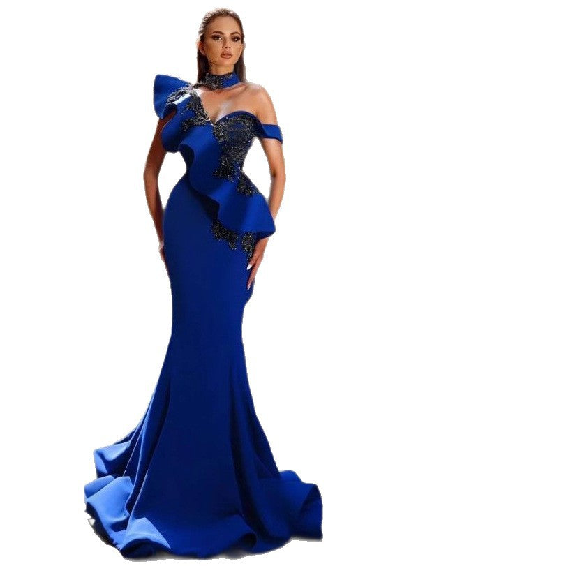 Damen Festliches Abendkleid mit asymmetrischem Design und schimmernden Applikationen R&B