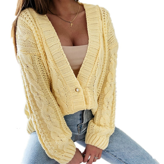 Damen Strickjacke mit dekorativem Zopfdesign und einzigartigen Knopfdetails R&B