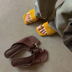 Damen Komfortable und elegante Clogs mit modischem Riemchen R&B