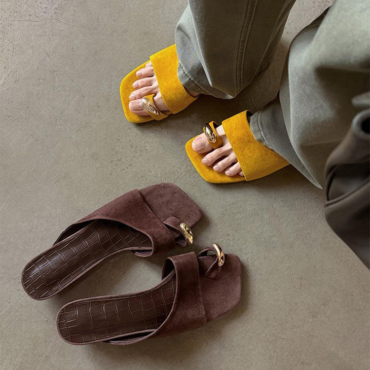 Damen Komfortable und elegante Clogs mit modischem Riemchen R&B