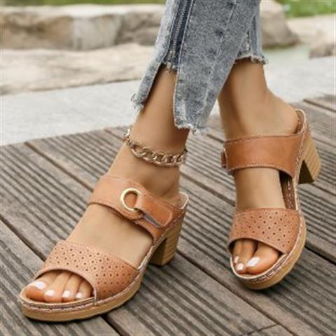 Damen modische Blockabsatz-Sandalen mit dekorativem Riemendesign R&B