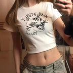 Damen Crop-T-Shirt mit kreativem Skelettdesign und inspirierendem Schriftzug R&B