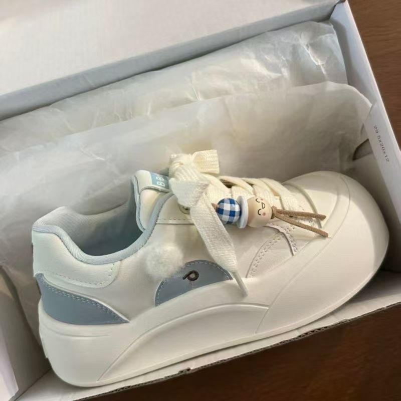 Damen Modische Sneakers mit dekorativen Applikationen und dämpfender Sohle