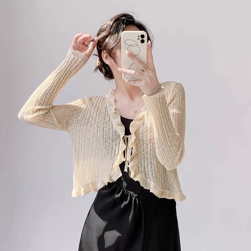 Damen Strickjacke mit Rüschendetails und luftiger Struktur R&B