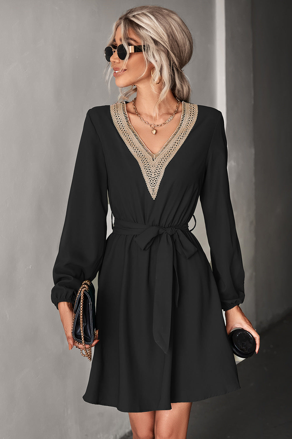 Damen elegantes Kleid mit V-Ausschnitt, Rüschendetails und Taillengürtel R&B