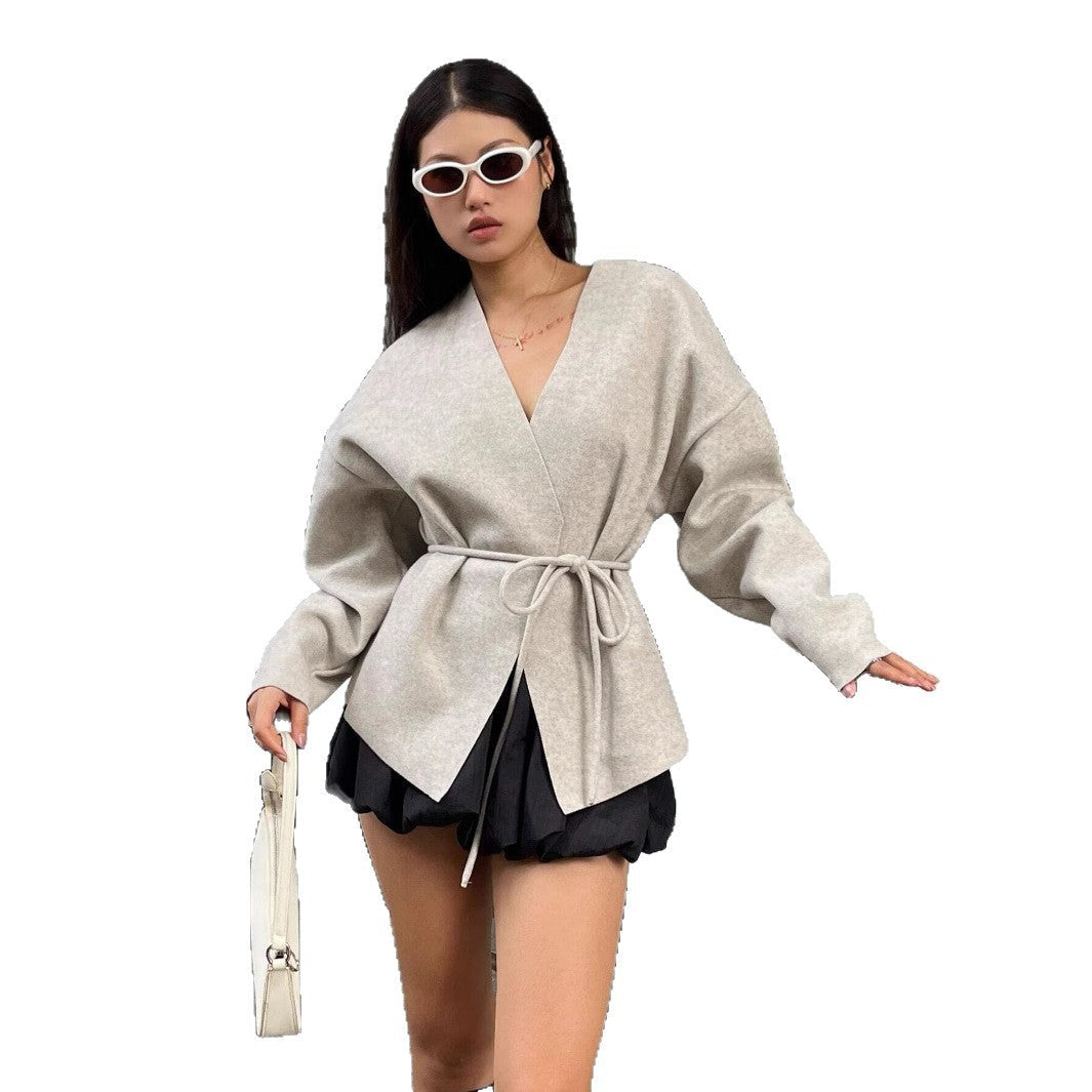 Damen eleganter Wickelmantel mit tailliertem Schnitt und modischen Details R&B
