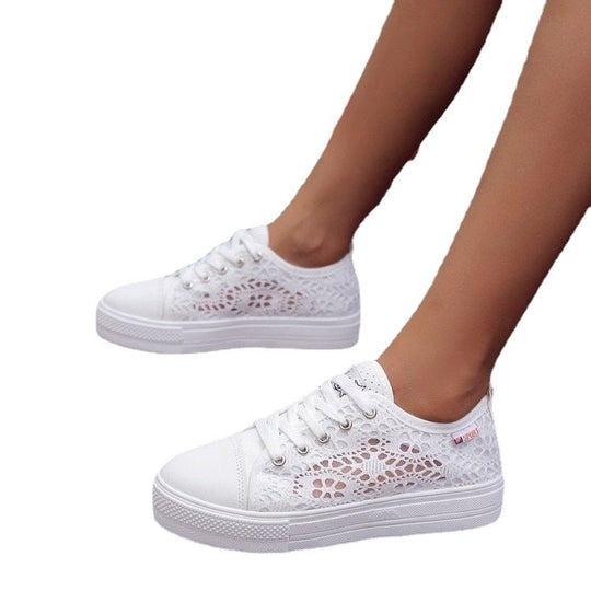 Damen Sneaker mit filigranem Spitzenmuster R&B