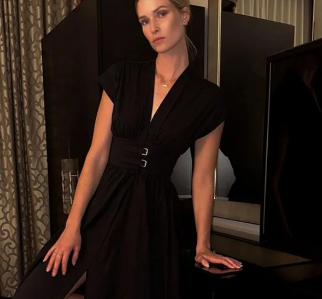 Damen Maxikleid im zeitlosen Schnitt mit verkürztem Oberteil und eleganter Taillenbetonung R&B