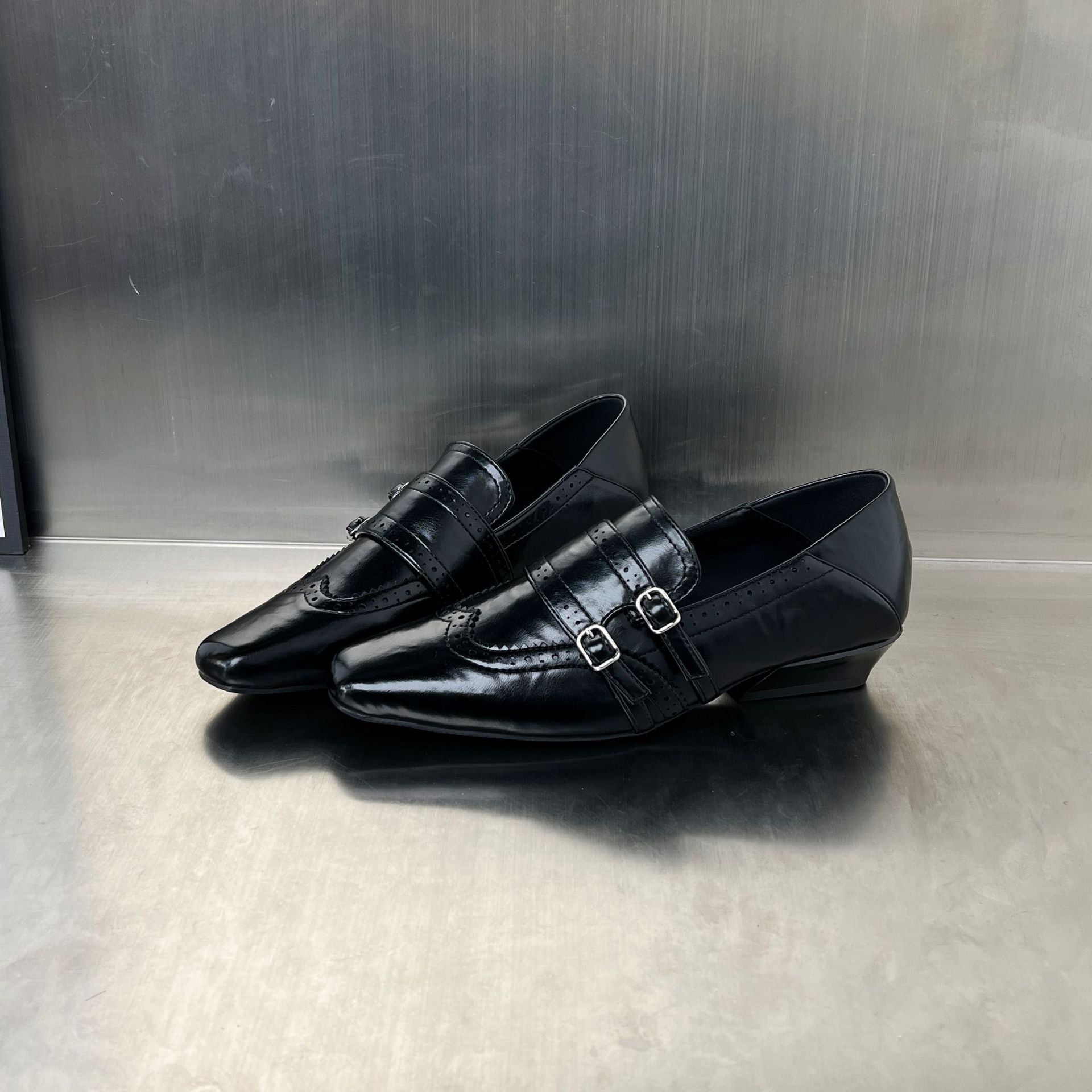 Damen elegante Slipper mit modischen Schnallen R&B